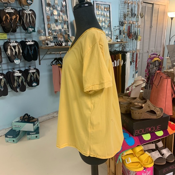 NWT UMGEE Raw Hem V-Neck Top - Picture 2 of 4